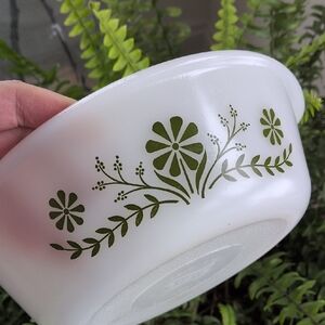 Vintage Round GLASBAKE 2 QT Green Floral Daisy Baking Ovenware Dish  J514